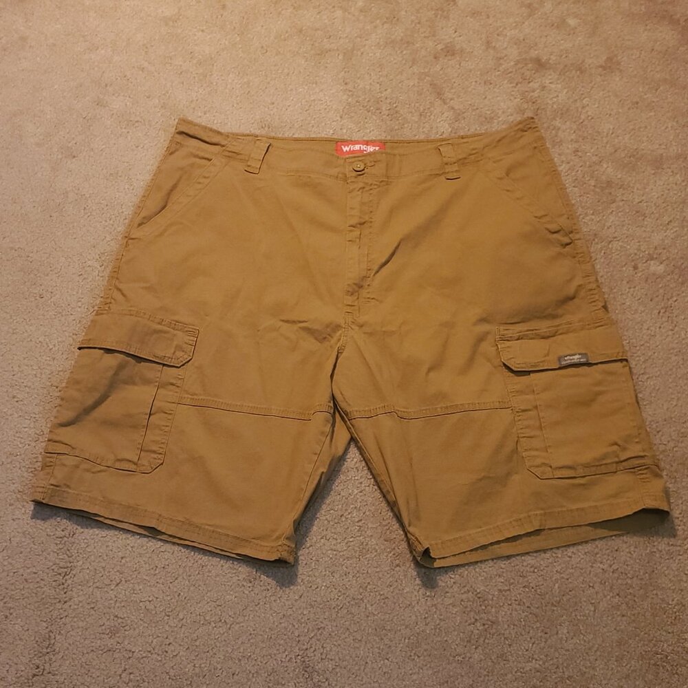Tan Wrangler Cargo Shorts 40